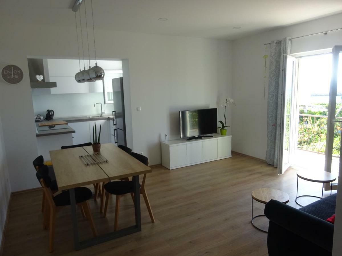 Apartment Duce Omiš Екстериор снимка