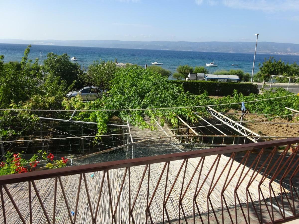 Apartment Duce Omiš Екстериор снимка