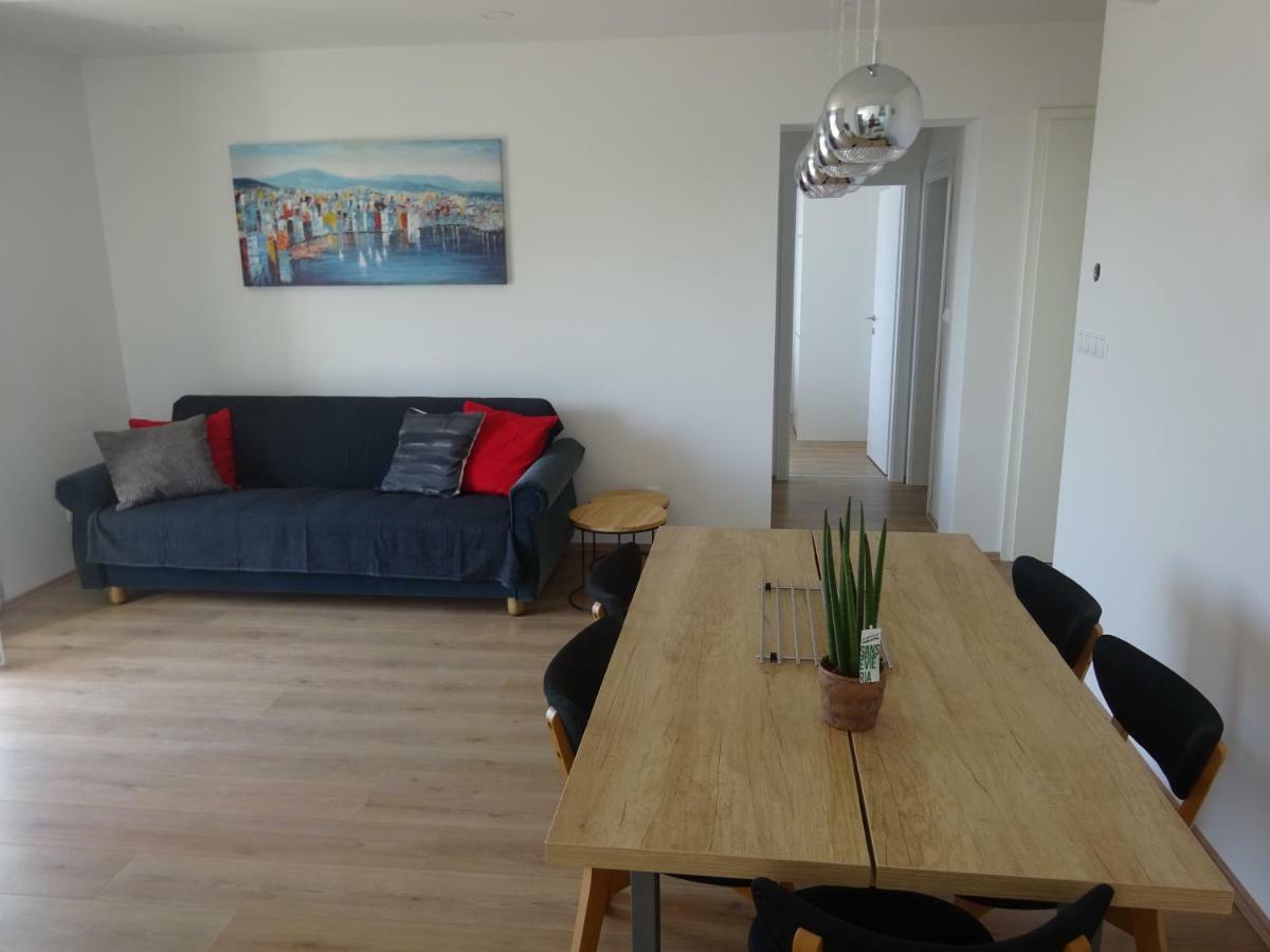 Apartment Duce Omiš Екстериор снимка